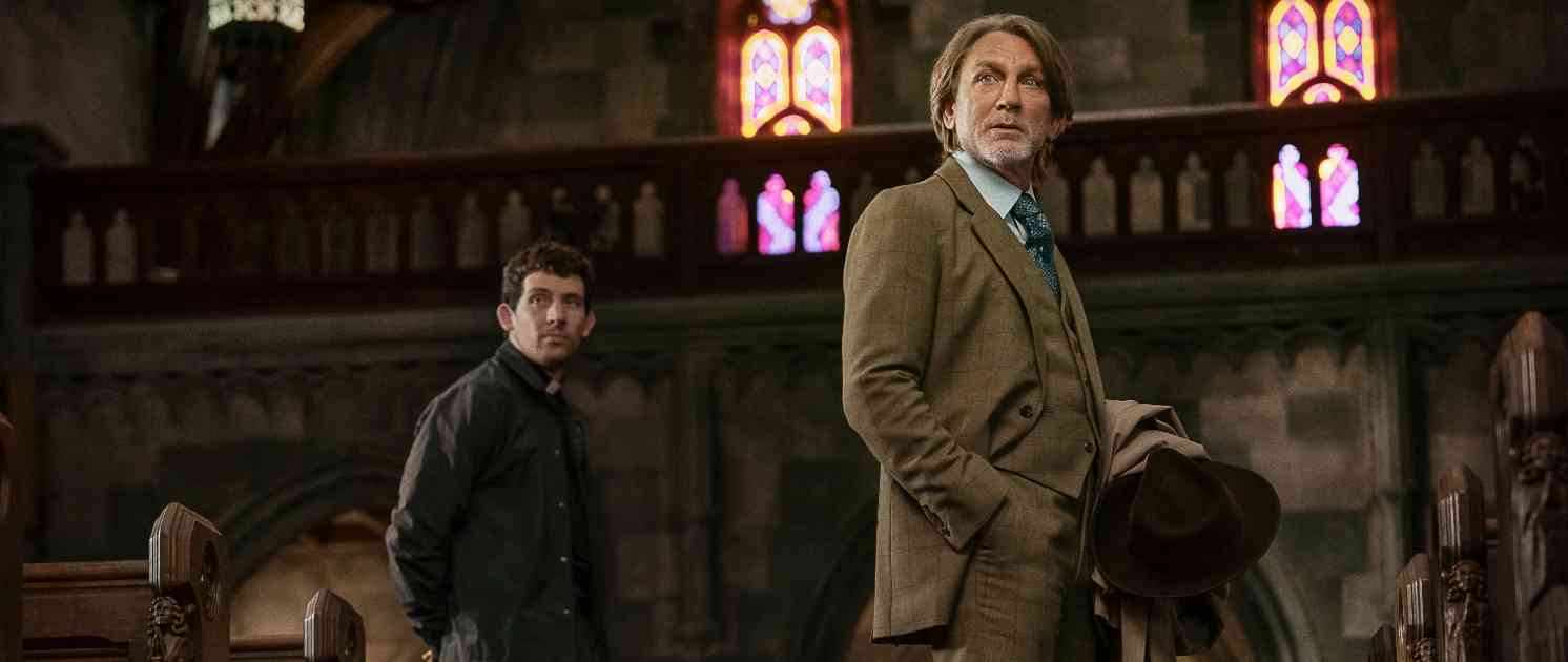 Wake Up Dead Man: A Knives Out Mystery