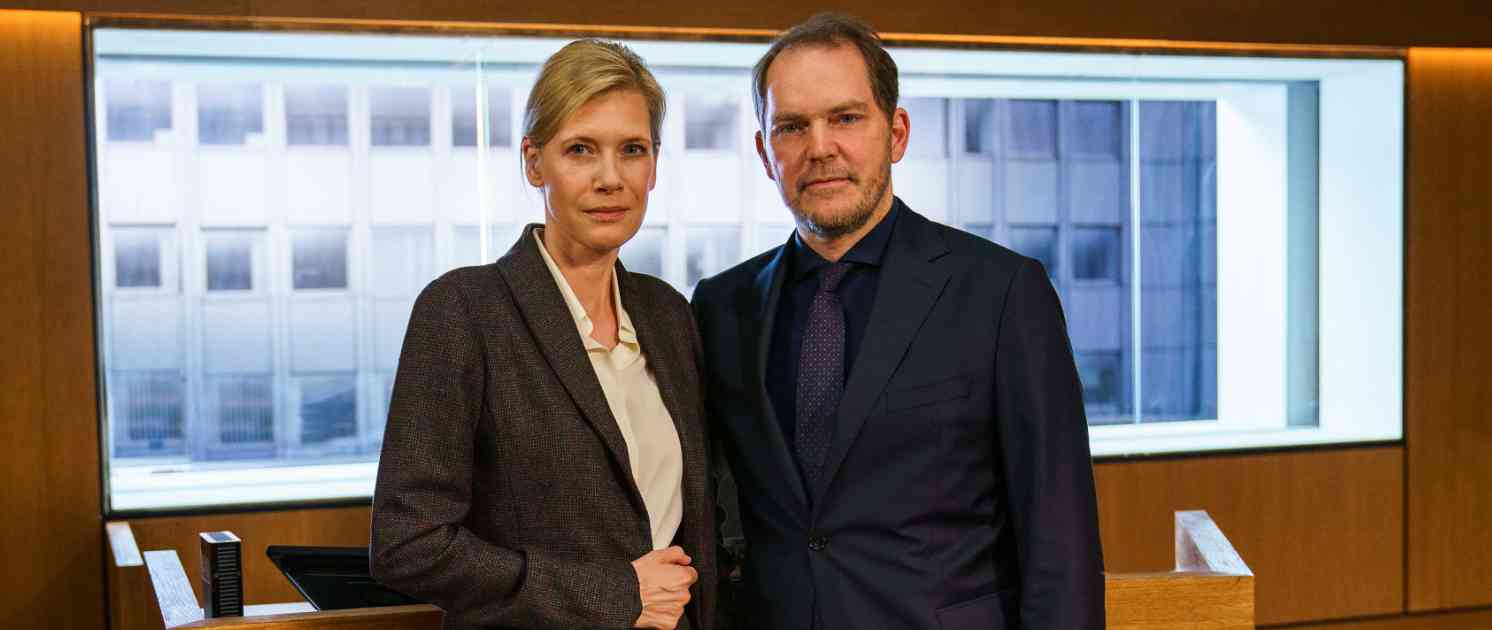 Sie sagt. Er sagt Setfoto
